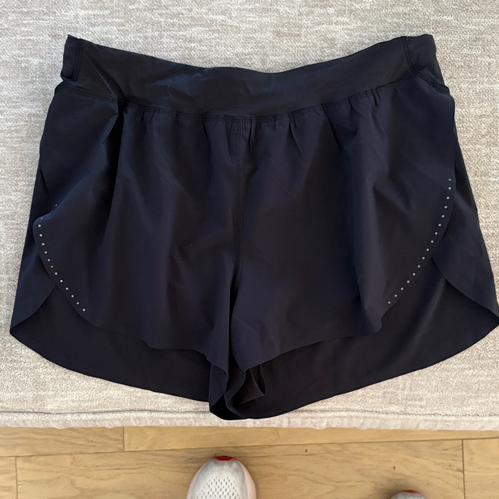 Lululemon black fast and free shorts size 10